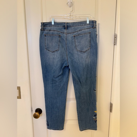 Chico’s women’s blue floral jeans, size 14 - Picture 3 of 6